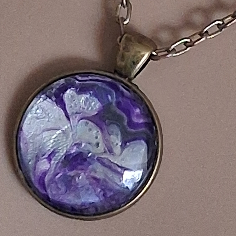 Lia Sophia Elegant Goldtone and Purple Pendant Necklace